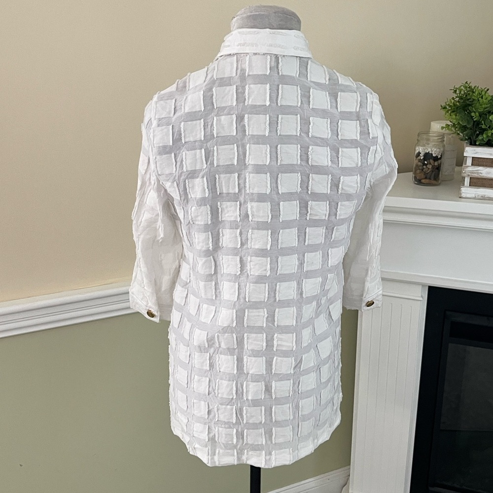 CHICOS White Grid-Texture Geometric Button-Down S… - image 6